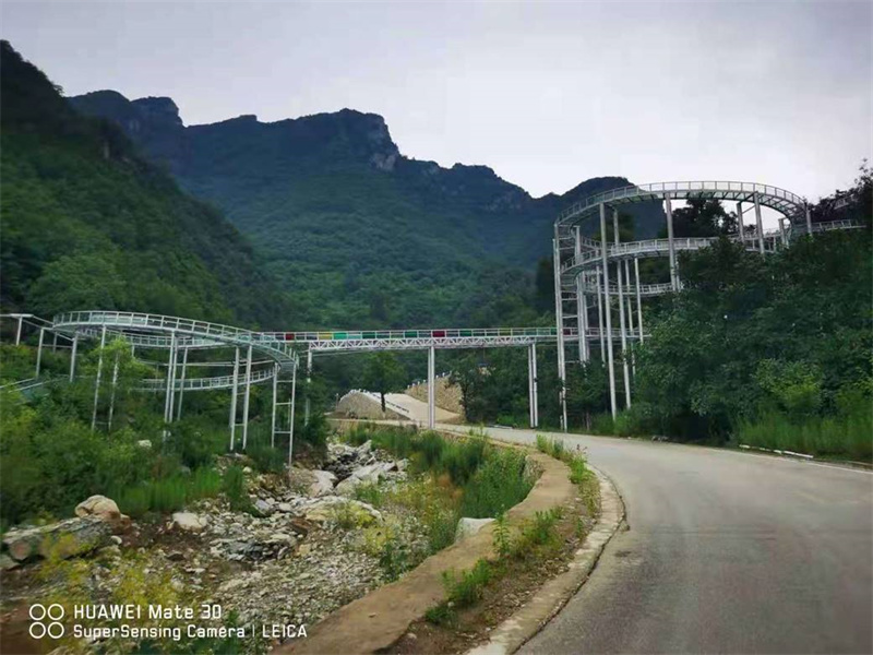 河南三門峽大鯢灣千米玻璃滑漂